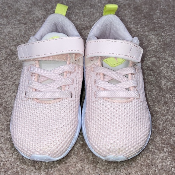 Rosewater Flyer Runner V Sneaker puma size 6 - Picture 2 of 7